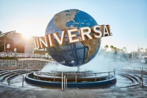 UOR Globe 33A4053 1 2 Globo icónico de Universal Orlando Resort en la entrada principal del parque temático en Florida